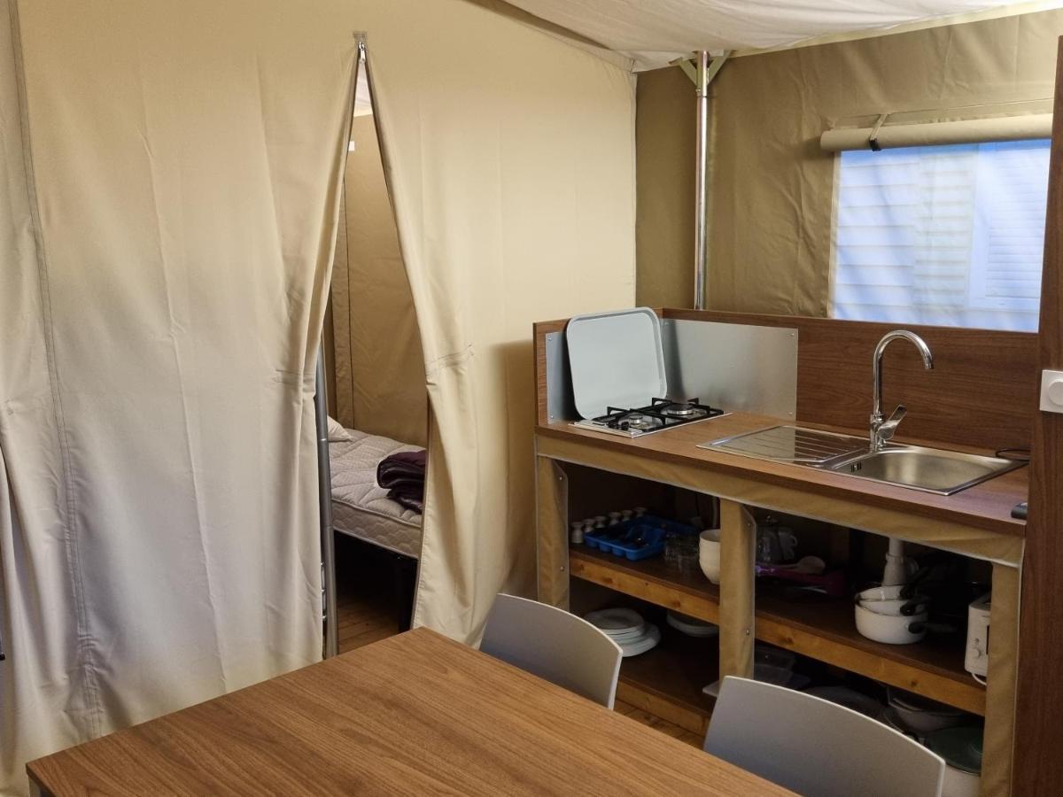 Camping Les Rives Du Lac Bois Morin 外观 照片