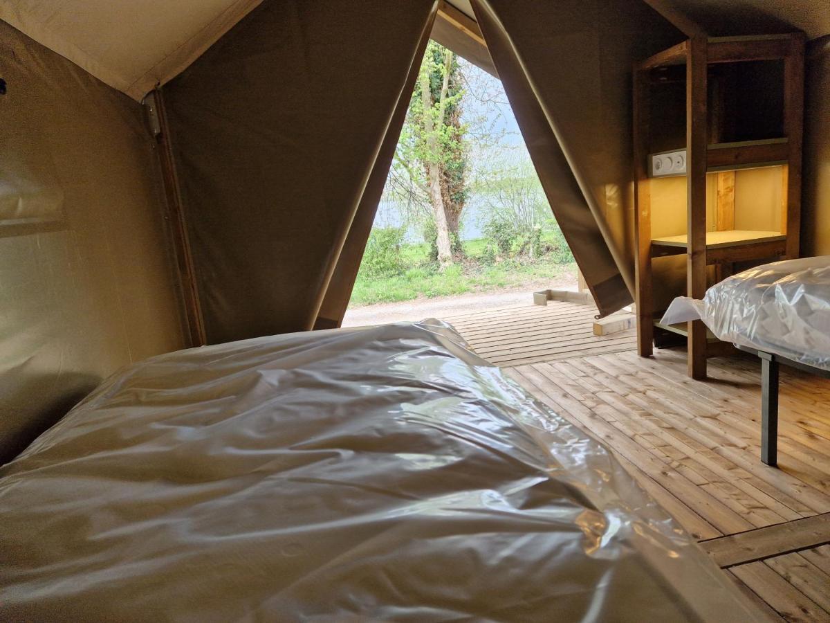 Camping Les Rives Du Lac Bois Morin 外观 照片
